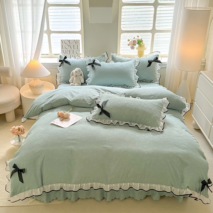 91家纺网 家纺一手货源 找家纺 莉莉安家纺 2025新款韩版亲肤磨毛花边蝴蝶结浪漫蕾丝花边款四件套--甜心系列【提供买家秀】 甜心-优雅绿