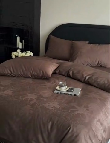 91家纺网 家纺一手货源 找家纺 鹿班家居 2025年春夏款100S长绒棉精美提花四件套-夏日暮野（标准会员-20元） 夏日暮野-卡其