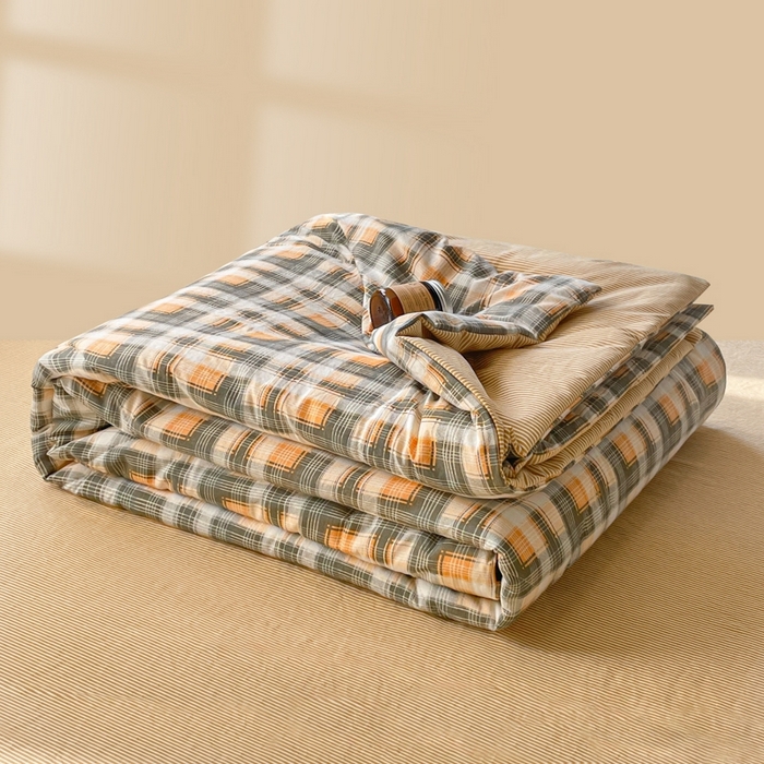 91家纺网 家纺一手货源 找家纺 老帅的工厂店 2025新款云朵棉无印风格子夏被 麦田黄