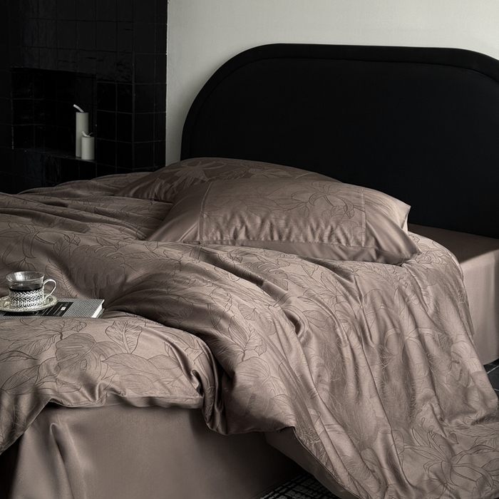 91家纺网 家纺一手货源 找家纺 鹿班家居 2025年春夏款100S长绒棉精美提花四件套-夏日暮野（标准会员-20元） 夏日暮野-卡其