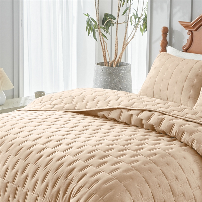 91家纺网 家纺一手货源 找家纺 温宁2025新款 跨境外贸专供山字格床盖 米色