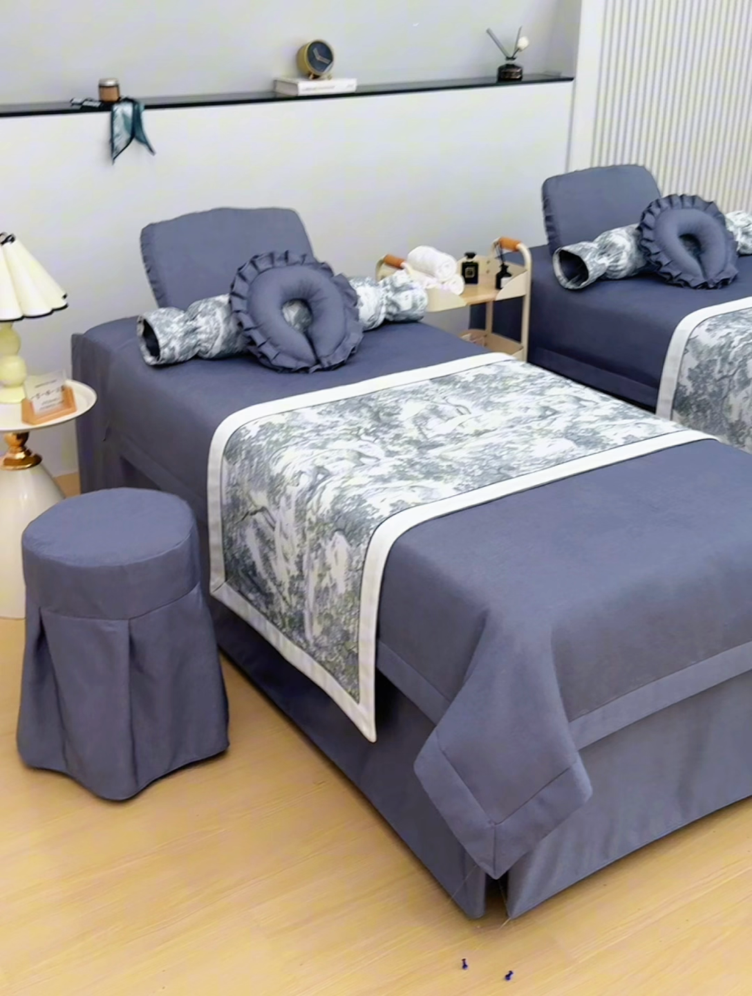 91家纺网 家纺一手货源 找家纺 莉人坊床罩2025新款高精密布料床罩-浪漫烟花 浪漫烟花深灰