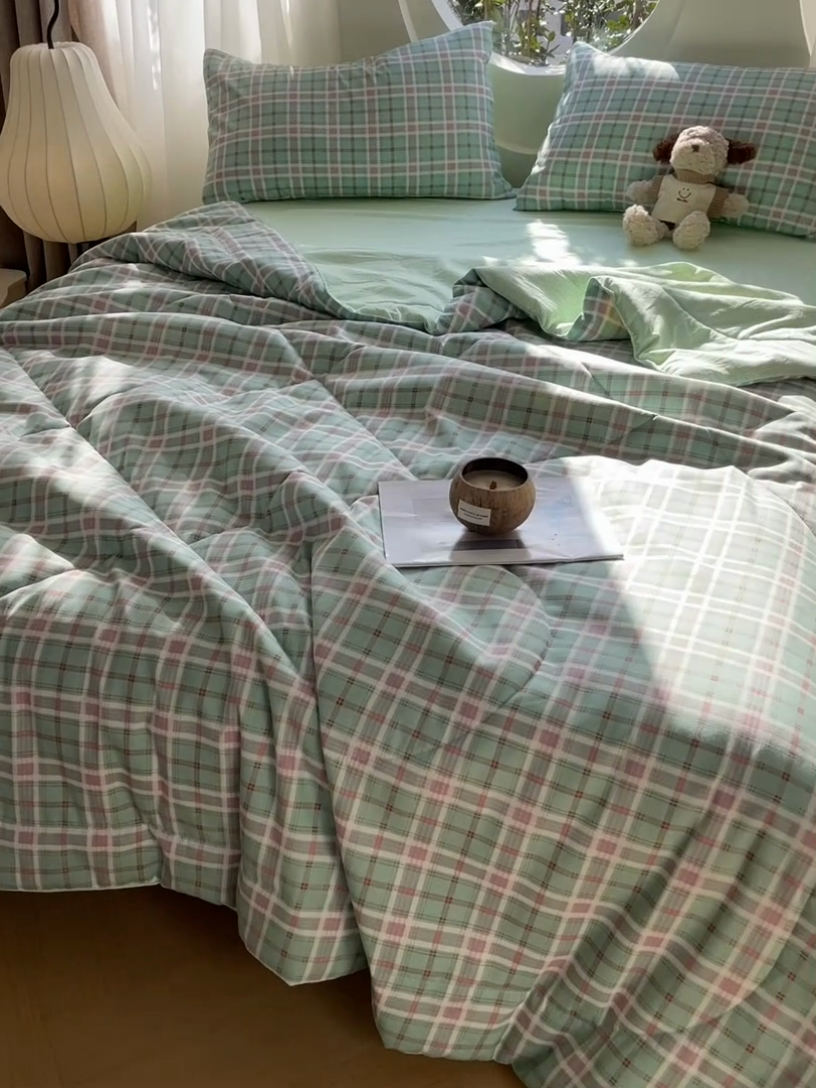 91家纺网 家纺一手货源 找家纺 老帅的工厂店 2025新款云朵棉无印风格子夏被 青柠绿