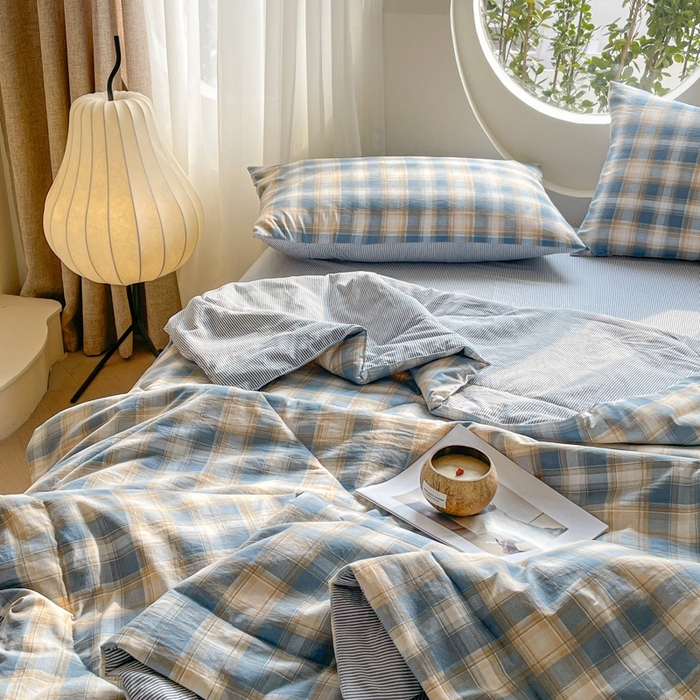 91家纺网 家纺一手货源 找家纺 老帅的工厂店 2025新款云朵棉无印风格子夏被 洛卡蓝