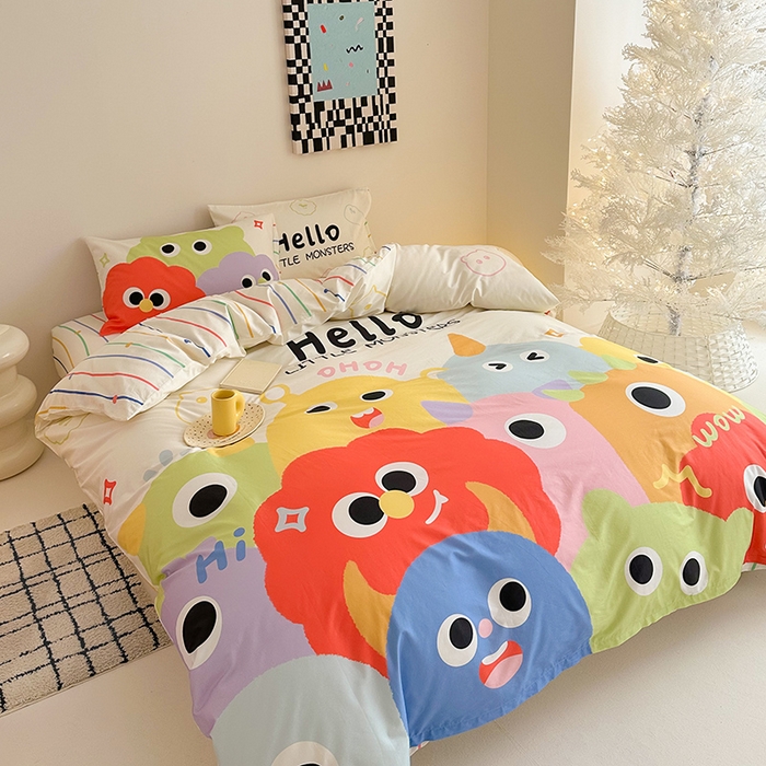 91家纺网 家纺一手货源 找家纺 卧趣家纺 2025新款全棉大版卡通数码印花纯棉四件套 呆萌小怪兽