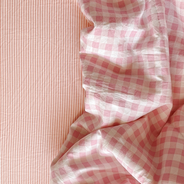 91家纺网 家纺一手货源 找家纺 老帅的工厂店 2025新款云朵棉无印风格子夏被 粉小格