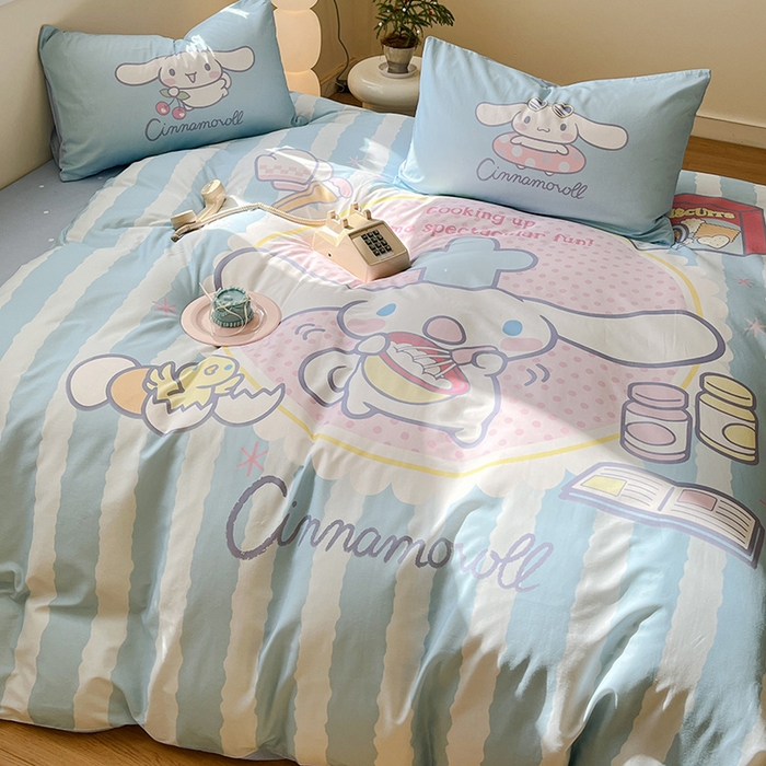 91家纺网 家纺一手货源 找家纺 蓝邻家纺 2025新款全棉大版三丽鸥四件套系列 竖条大耳狗