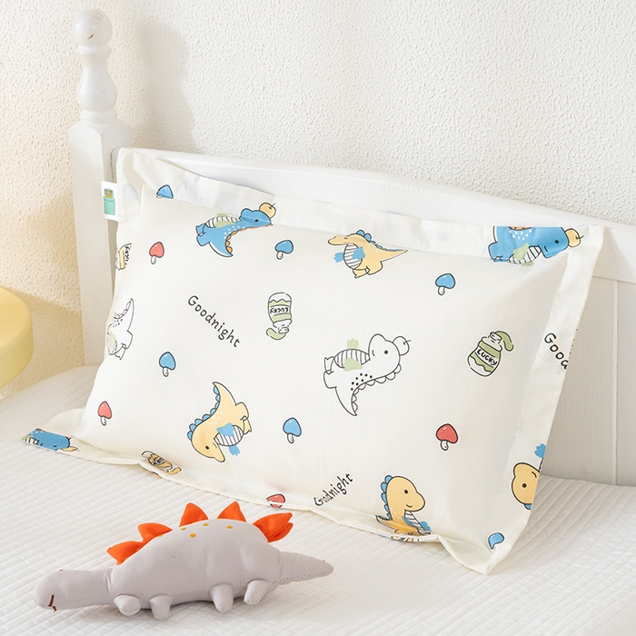 91家纺网 家纺一手货源 找家纺 良佐生活 2025新款A类高支高密全棉压线儿童枕套纯棉学生枕头套 元气恐龙