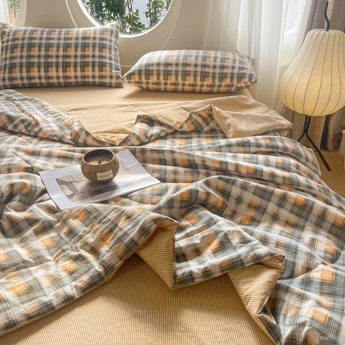 91家纺网 家纺一手货源 找家纺 老帅的工厂店 2025新款云朵棉无印风格子夏被 麦田黄