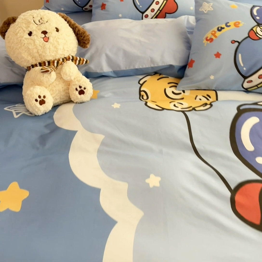 91家纺网 家纺一手货源 找家纺 金爱家 2025新款太空人纯棉四件套 环游太空人