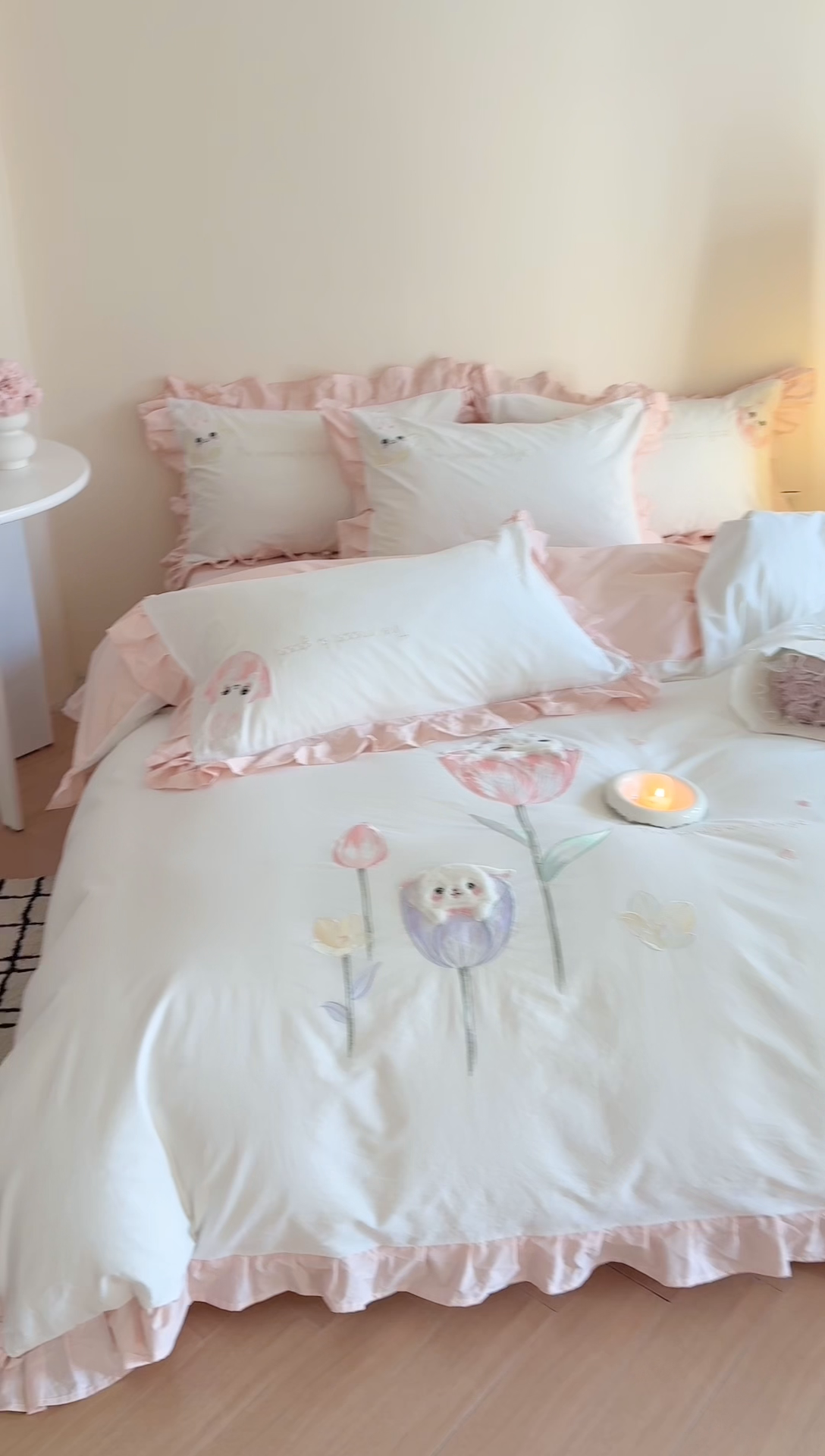 91家纺网 家纺一手货源 找家纺 蜜柚2025花边款贴布郁金香小兔 郁金香小兔 粉白