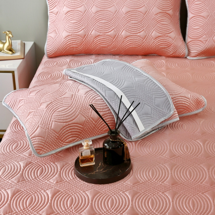 91家纺网 家纺一手货源 找家纺 OL家纺2025新款冰丝绸夏被床盖款三件套 珊瑚粉