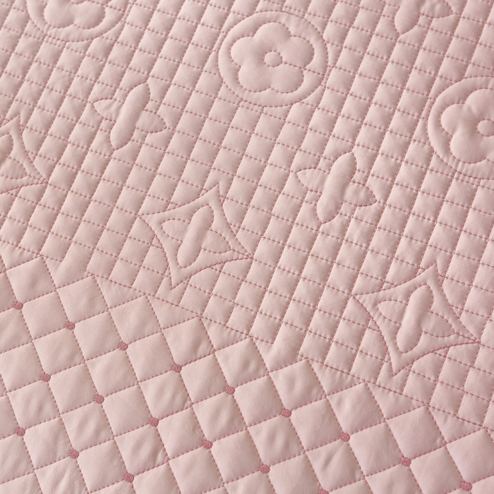 91家纺网 家纺一手货源 找家纺 OL家纺2025新款玉锦缎纯色床盖三件套-巴格莉 浅玉