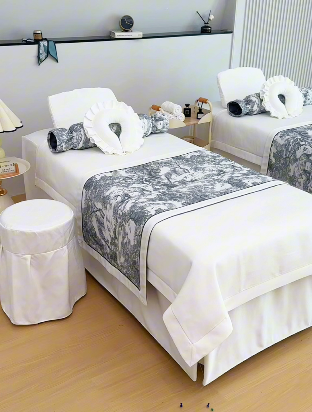 91家纺网 家纺一手货源 找家纺 莉人坊床罩2025新款高精密布料床罩-浪漫烟花 浪漫烟花奶油白