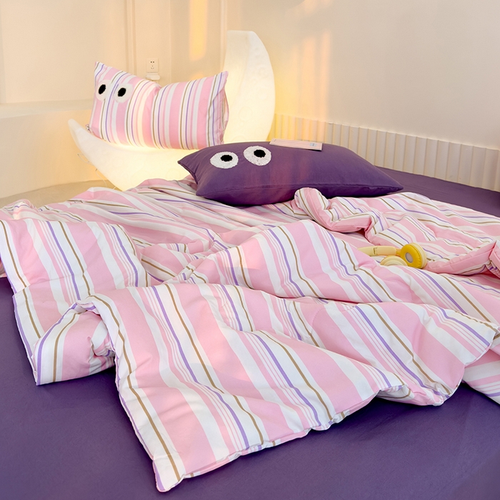 91家纺网 家纺一手货源 找家纺 老帅的工厂店 2025新款多巴胺水洗云朵棉大眼睛系列夏被四件套 芊泥卷