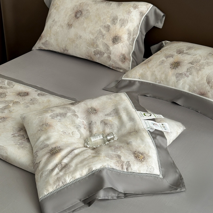 91家纺网 家纺一手货源 找家纺 娇逸家居 2025新品60支天丝数码印花高端夏被四件套 沐初