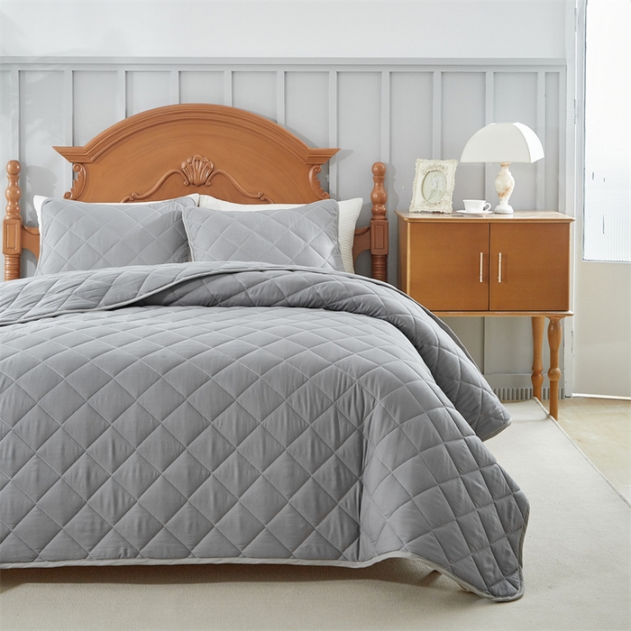 91家纺网 家纺一手货源 找家纺 温宁2025新款跨境外贸专供斜方格床盖 银灰