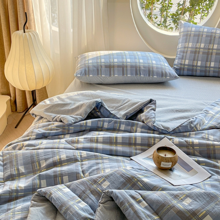 91家纺网 家纺一手货源 找家纺 老帅的工厂店 2025新款云朵棉无印风格子夏被 麦田蓝