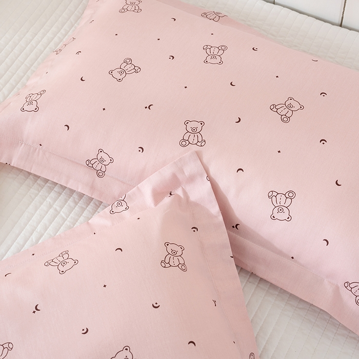 91家纺网 家纺一手货源 找家纺 良佐生活 2025新款A类高支高密全棉压线儿童枕套纯棉学生枕头套 爱尼熊-粉