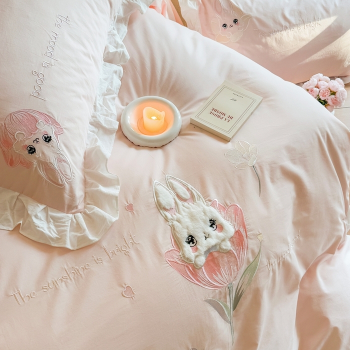 91家纺网 家纺一手货源 找家纺 蜜柚2025花边款贴布郁金香小兔 郁金香小兔 浅粉