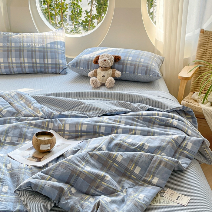 91家纺网 家纺一手货源 找家纺 老帅的工厂店 2025新款云朵棉无印风格子夏被 麦田蓝