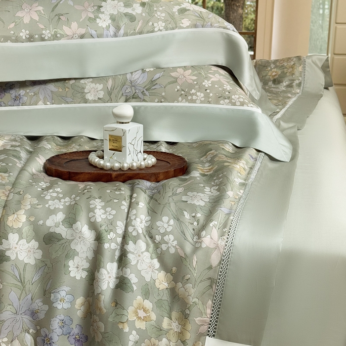 91家纺网 家纺一手货源 找家纺 娇逸家居 2025新品60支天丝数码印花高端夏被四件套 弥月