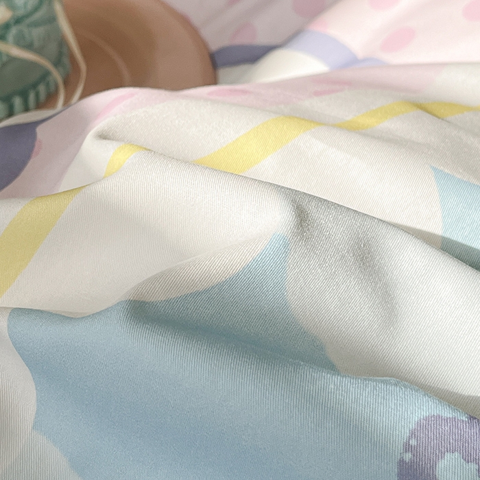 91家纺网 家纺一手货源 找家纺 蓝邻家纺 2025新款全棉大版三丽鸥四件套系列 竖条大耳狗