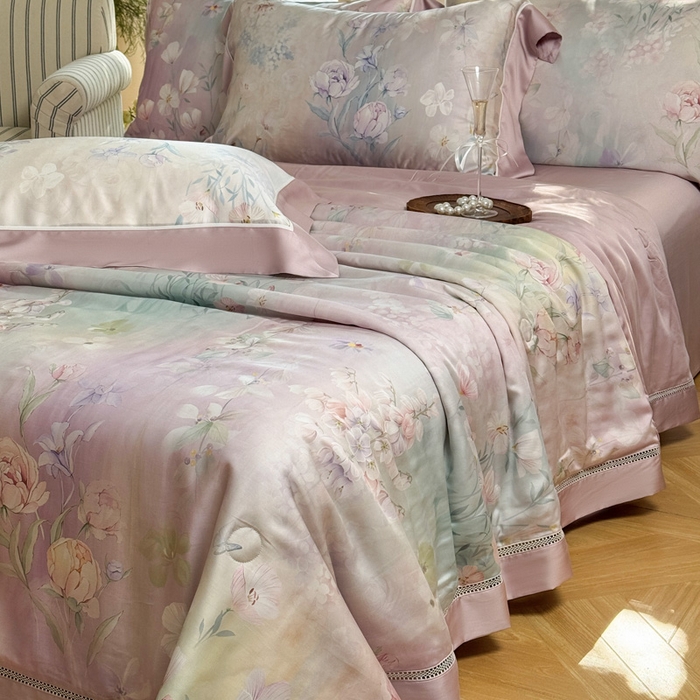 91家纺网 家纺一手货源 找家纺 娇逸家居 2025新品60支天丝数码印花高端夏被四件套 梦蔓-粉