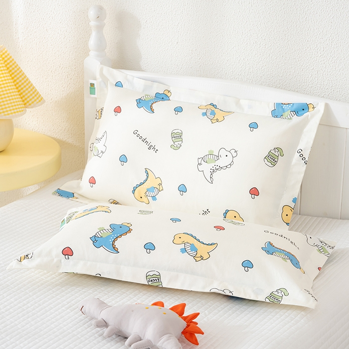 91家纺网 家纺一手货源 找家纺 良佐生活 2025新款A类高支高密全棉压线儿童枕套纯棉学生枕头套 元气恐龙