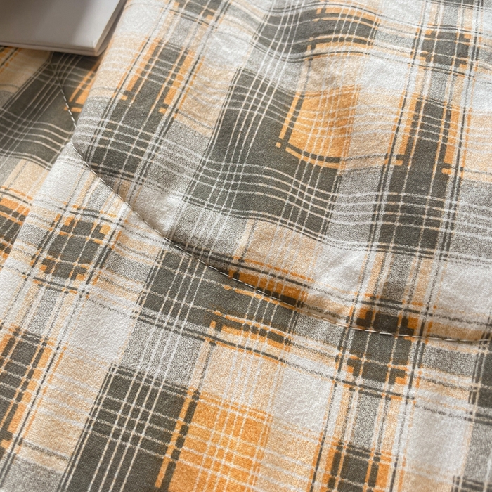 91家纺网 家纺一手货源 找家纺 老帅的工厂店 2025新款云朵棉无印风格子夏被 麦田黄