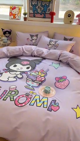 91家纺网 家纺一手货源 找家纺 蓝邻家纺 2025新款全棉大版三丽鸥四件套系列 草莓库洛米