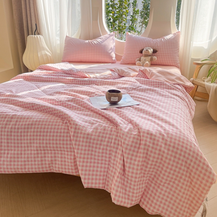 91家纺网 家纺一手货源 找家纺 老帅的工厂店 2025新款云朵棉无印风格子夏被 粉小格