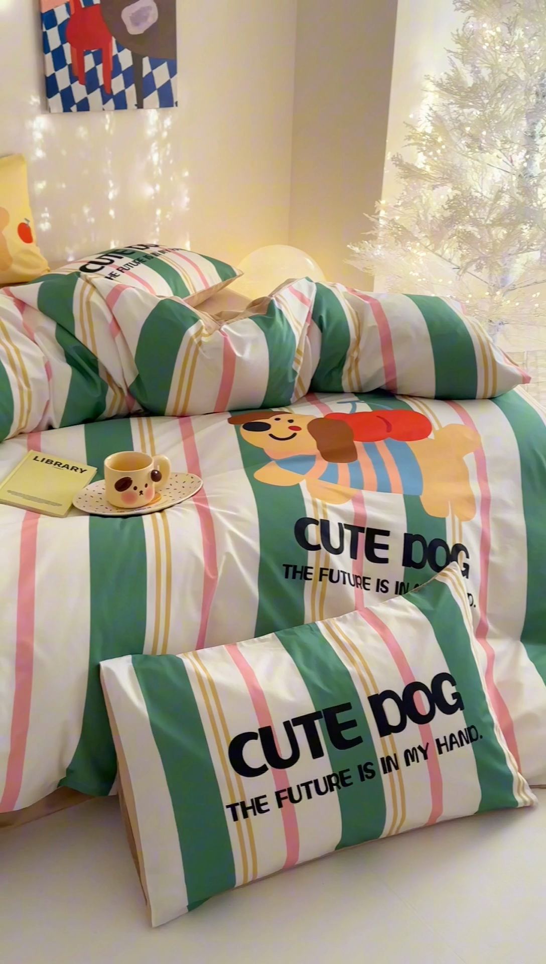 91家纺网 家纺一手货源 找家纺 卧趣家纺 2025新款全棉大版卡通数码印花纯棉四件套 可爱小狗（绿）