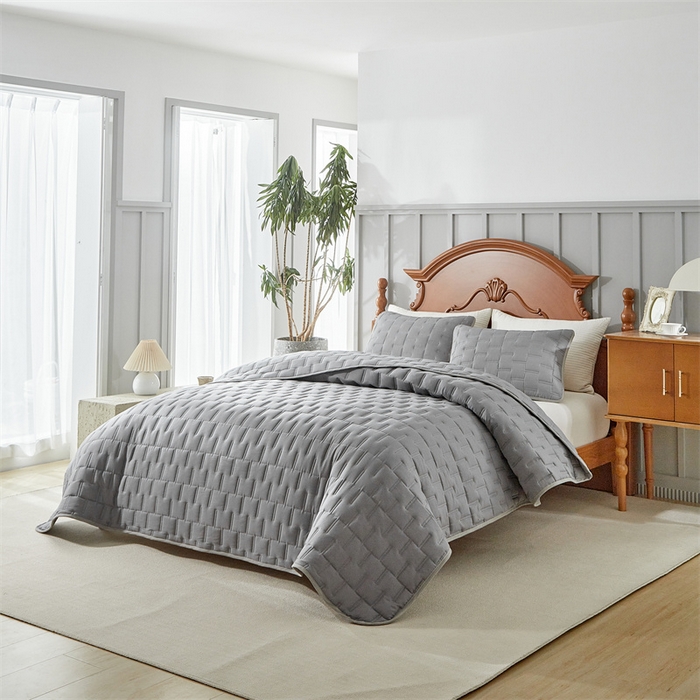 91家纺网 家纺一手货源 找家纺 温宁2025新款 跨境外贸专供山字格床盖 银灰