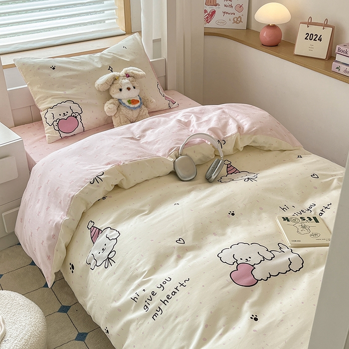 91家纺网 家纺一手货源 找家纺 慕尚家纺 2025新款全棉印花学生三件套套件 桃心狗