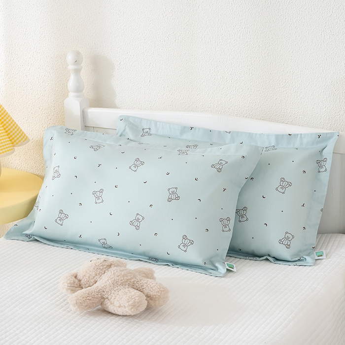 91家纺网 家纺一手货源 找家纺 良佐生活 2025新款A类高支高密全棉压线儿童枕套纯棉学生枕头套 爱尼熊-蓝