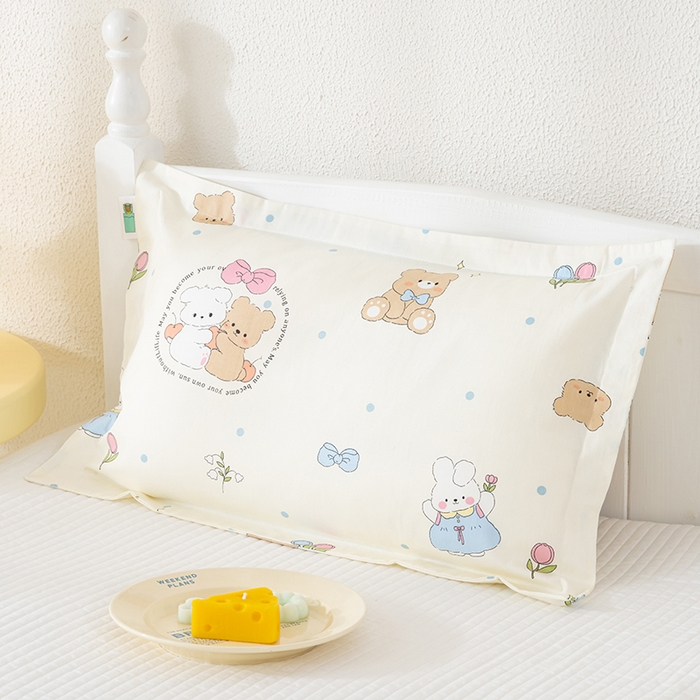 91家纺网 家纺一手货源 找家纺 良佐生活 2025新款A类高支高密全棉压线儿童枕套纯棉学生枕头套 心心相印