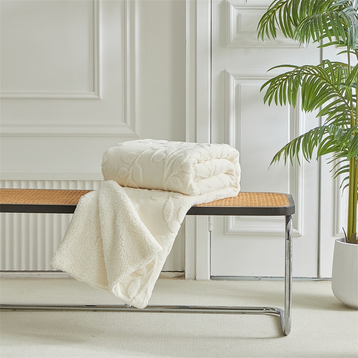 91家纺网 家纺一手货源 找家纺 温宁2025新款跨境外贸专供树叶毯 树叶-米白