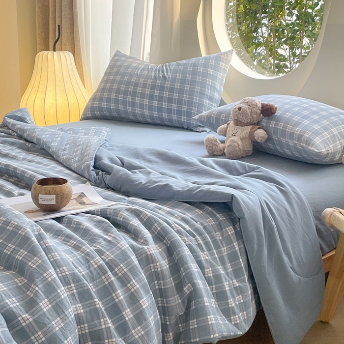 91家纺网 家纺一手货源 找家纺 老帅的工厂店 2025新款云朵棉无印风格子夏被 蓝大格