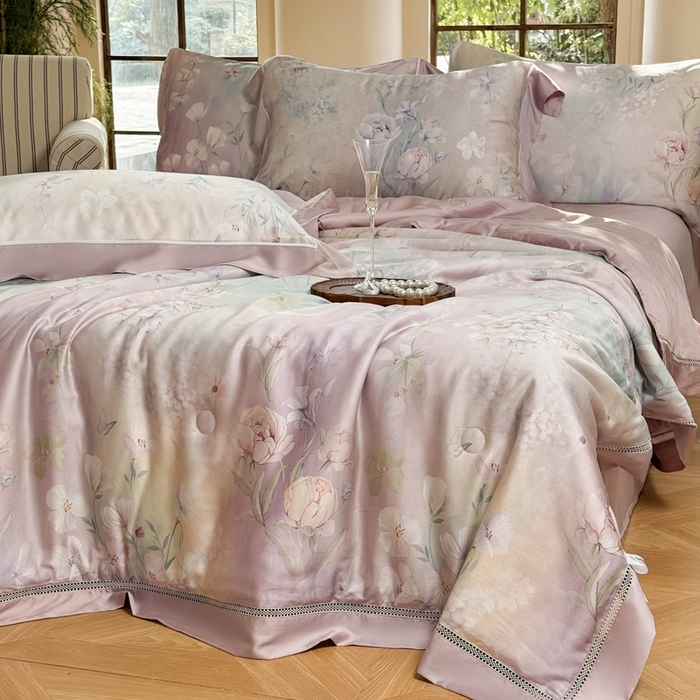 91家纺网 家纺一手货源 找家纺 娇逸家居 2025新品60支天丝数码印花高端夏被四件套 梦蔓-粉