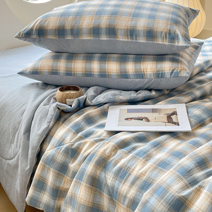 91家纺网 家纺一手货源 找家纺 老帅的工厂店 2025新款云朵棉无印风格子夏被 洛卡蓝