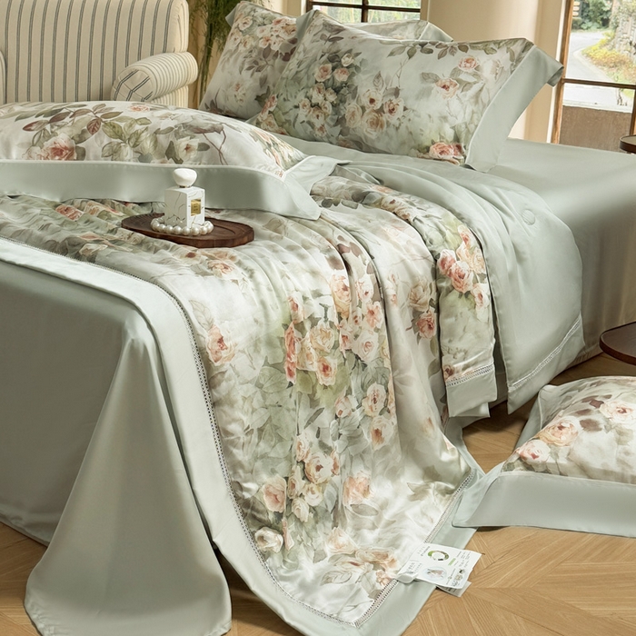 91家纺网 家纺一手货源 找家纺 娇逸家居 2025新品60支天丝数码印花高端夏被四件套 莫奈花园-绿