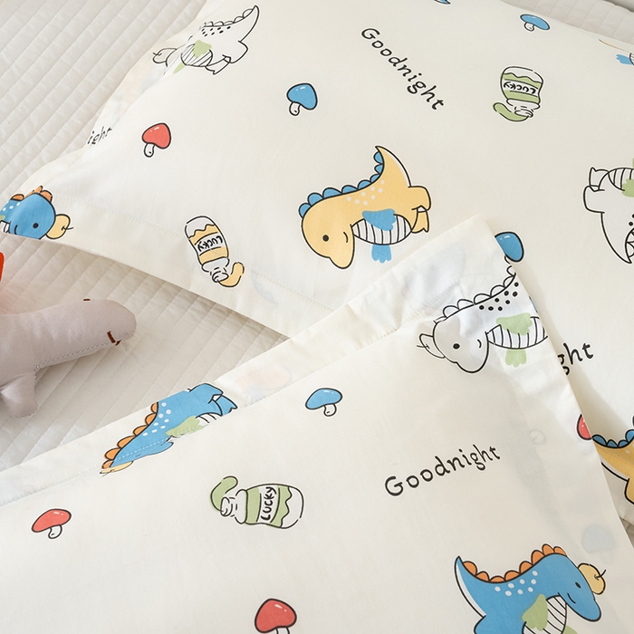 91家纺网 家纺一手货源 找家纺 良佐生活 2025新款A类高支高密全棉压线儿童枕套纯棉学生枕头套 元气恐龙