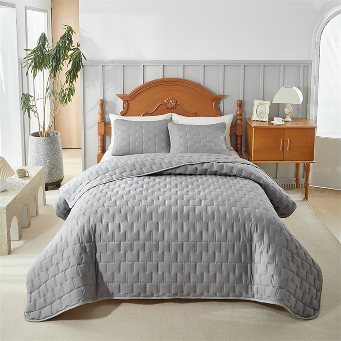 91家纺网 家纺一手货源 找家纺 温宁2025新款 跨境外贸专供山字格床盖 银灰