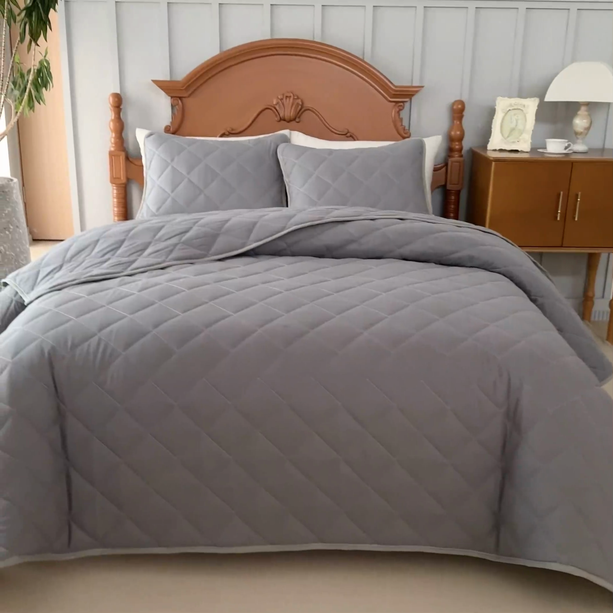 91家纺网 家纺一手货源 找家纺 温宁2025新款跨境外贸专供斜方格床盖 银灰