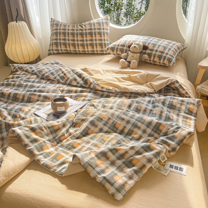 91家纺网 家纺一手货源 找家纺 老帅的工厂店 2025新款云朵棉无印风格子夏被 麦田黄