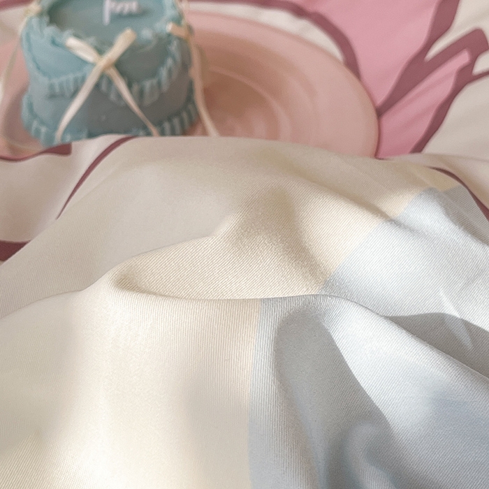 91家纺网 家纺一手货源 找家纺 蓝邻家纺 2025新款全棉大版三丽鸥四件套系列 粉兔亲亲