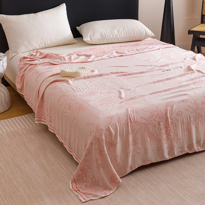 91家纺网 家纺一手货源 找家纺 朴尔家纺-2025年新款柔滑竹纤维双层纱布冷感毯毛巾被 漫花-粉