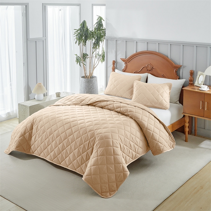 91家纺网 家纺一手货源 找家纺 温宁2025新款跨境外贸专供斜方格床盖 米色