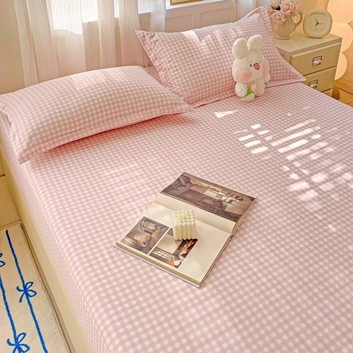 91家纺网 家纺一手货源 找家纺 恬澳家纺 2025新款森系水洗棉无印风单床笠场景二 森系-粉格